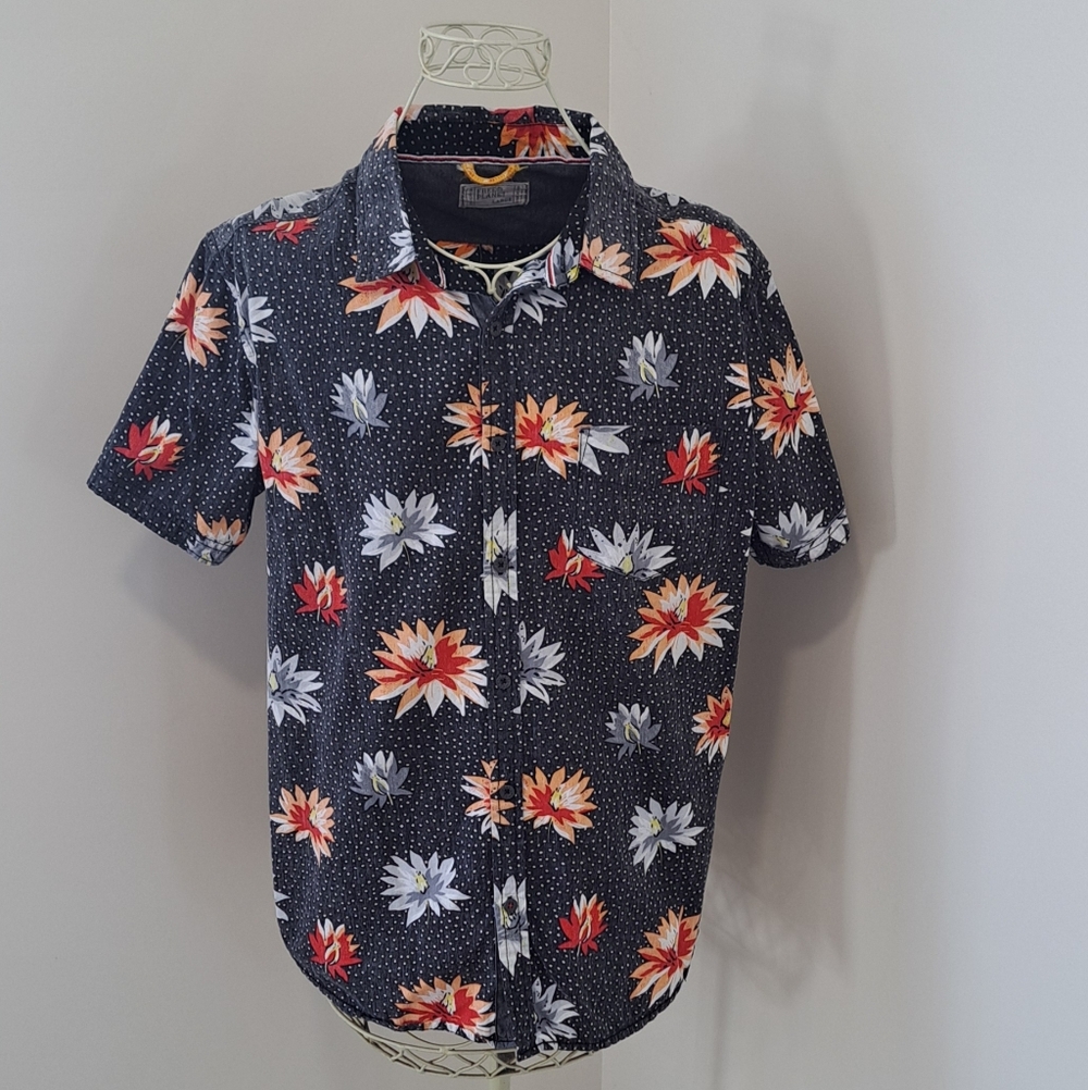 Men's Free Planet Button Down Acid Wash Floral Boho Beach Shirt, Size Large.
